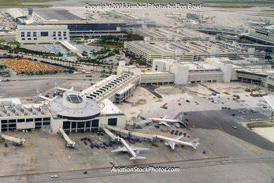 2006 - Concourses A at Miami International Airport (#0595)
