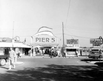 1961 - Pier 5 at Bayfront Park, downtown Miami