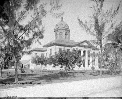 1900 - 1915 - the Dade County Courthouse on 12th Street (later Flagler Street)
