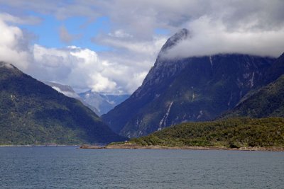 Scenic Cruising - Milford Sound