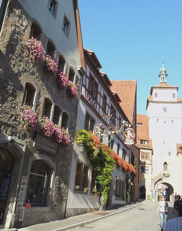 GEORGENGASSE & WHITE TOWER