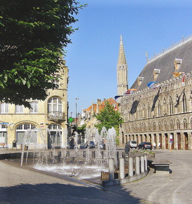 CLOTH HALL, FOUNTAINS & BOTERSTRAAT
