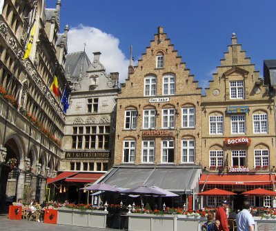 RESTAURANTS BY THE TOWN HALL