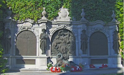 WWII  MEMORIAL