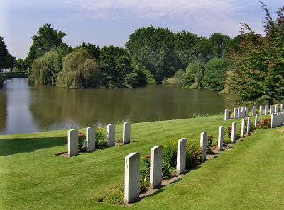 RAMPARTS CEMETERY BY THE MOAT