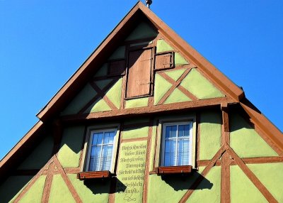 COLOURFUL GABLE