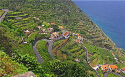 THE HAIRPINS UP FROM PORTO MONIZ