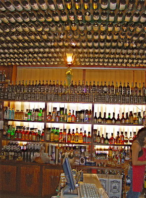 WALL TO WALL & CEILING BOTTLES