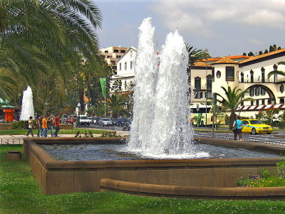 FOUNTAINS ON THE ESPLANADE