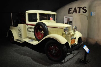1932 Ford Model BB tow truck