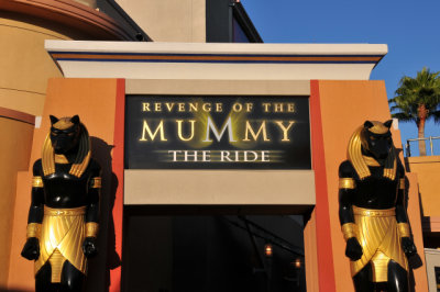 Ride inspired by The Mummy movies (1999, 2001, 2008)