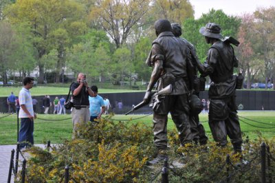 Three Servicemen sculpture by Frederick Hart, Vietnam Veterans Memorial, Washington, D.C.