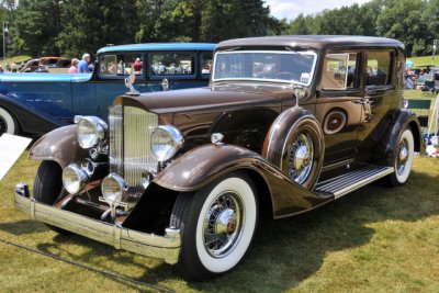 1933 Packard Twelve Model 1005 Club Sedan, 2009 Meadow Brook Concours d'Elegance, Rochester, Michigan