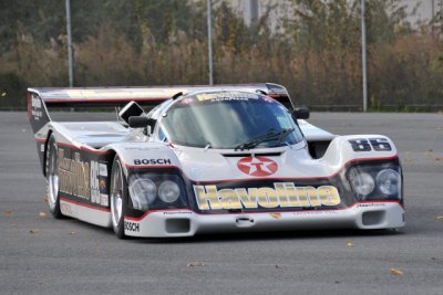 Vic Elford drives a private collector's Porsche 962. (CR)