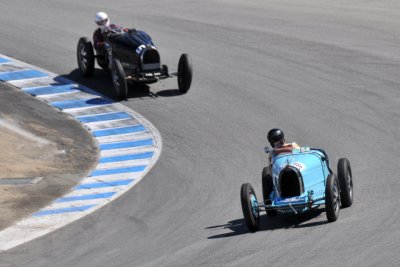 No. 31, Peter Giddings, 1926 Bugatti Type 35B, and No. 5, Charles Dean, 1932 Bugatti Type 51 (3123)