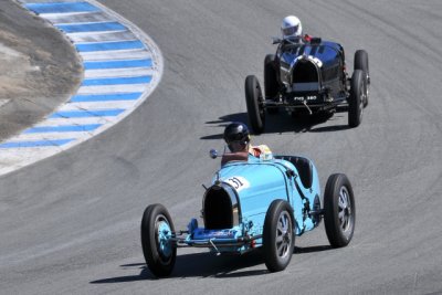 No. 31, Peter Giddings, 1926 Bugatti Type 35B, and No. 5, Charles Dean, 1932 Bugatti Type 51 (3131)