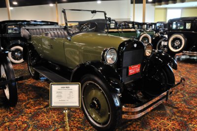 1922 REO T6 7-Passenger Touring