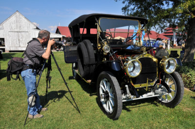 Dan Greenberg photographing a 1911 Packard Model 30 7-Passenger Touring, owned by Michael DeAngelis, Stamford, CT (6578)