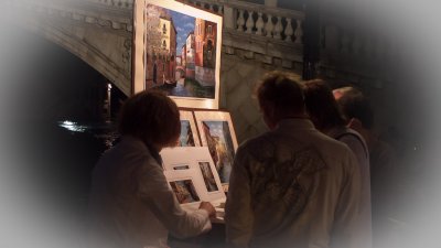 Sellling paints late at Ponte Rialto