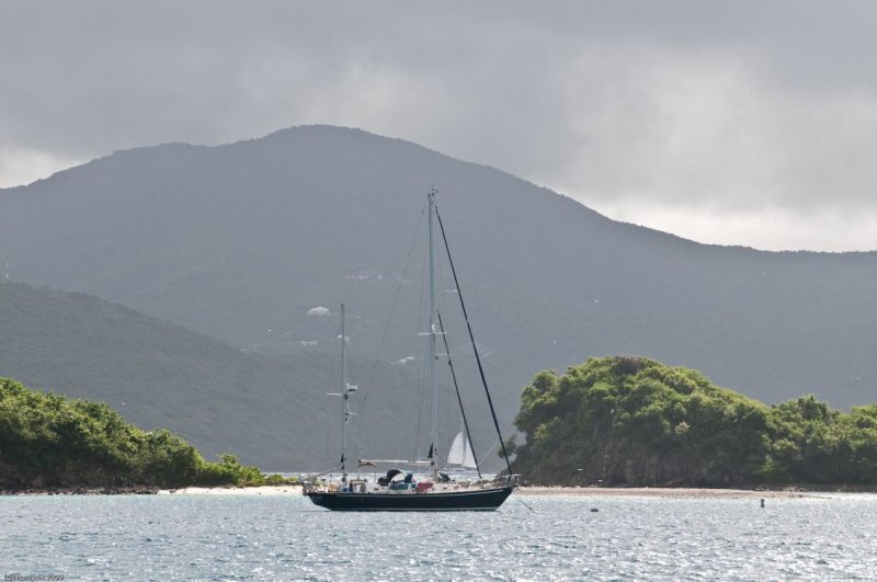 n6608 Mezzaluna and Tortola