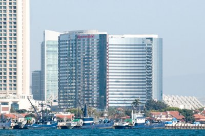 n0607 Tugboats in front of the Marriott