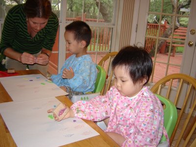 生日當天 Ms Vanessa 來家裡上美術課