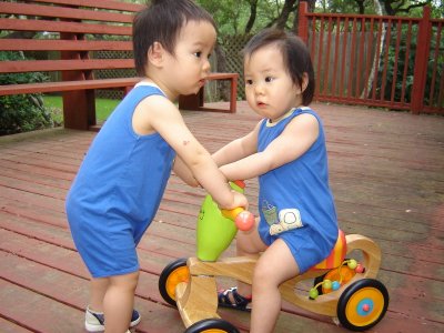 搶三輪車