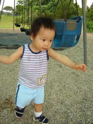 今天是 Memorial Day, 帶小朋友到公園玩