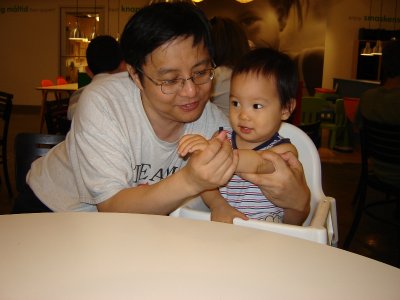 在 Ikea 吃中飯