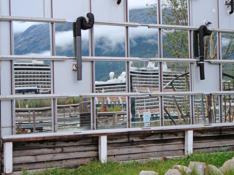 Reflections on a Cruise Ship Economy