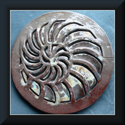 Manhloe Cover Nautilus.jpg