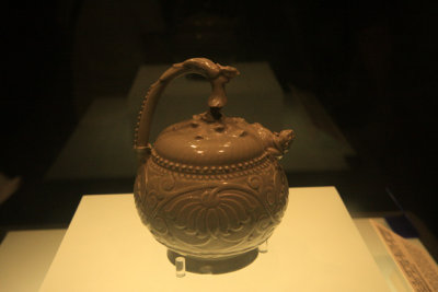 porcelain pot.jpg