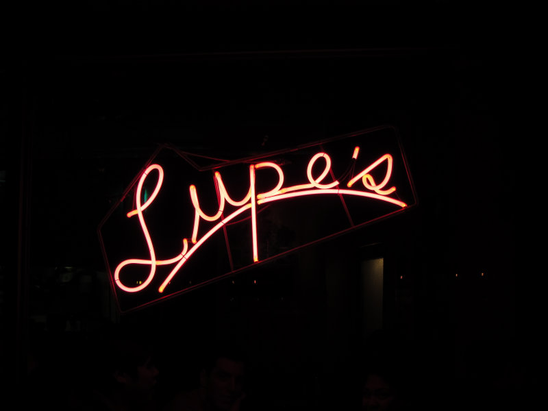 Lupes Neon