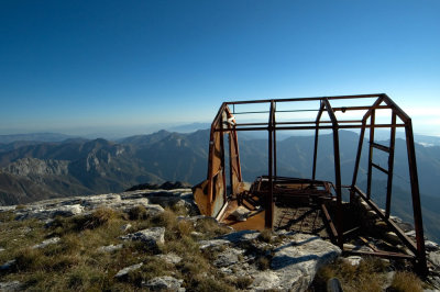 bivacco lusa lanzoni. apuane.jpg