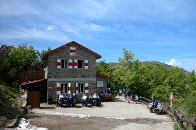 rifugio battisti. appennino .jpg