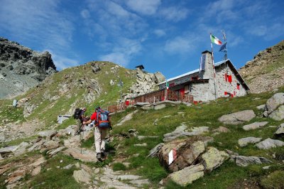 rifugio carate brianza . valmalenco .jpg
