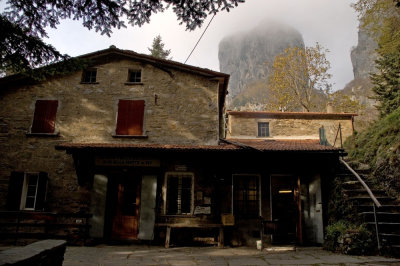 rifugio forte dei marmi. apuane .jpg