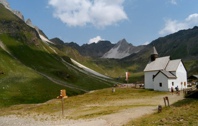 rifugio monteneve. val passiria .jpg