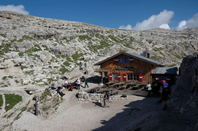 rifugio pian di cengia. dolomiti .jpg