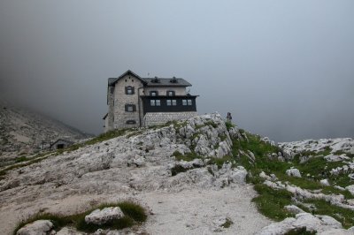 rifugio tuckett .brenta .jpg