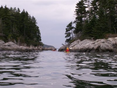 weaving between islands