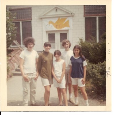 Marty, Randi, Marsha and Steve Itzkowitz. Along with Wendy Strell 1966.jpg