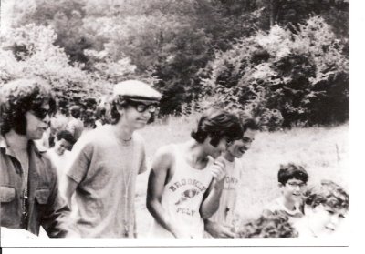 Campers walking to the diningroom, Steve Auerbach, Ira Palansky, Lewie Romagnano, Jeremy Schneider & others 1968 2.jpg