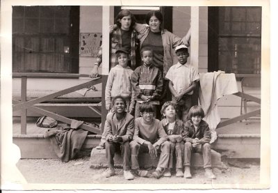 Dave Lobl, Janie Schreiber and Campers 1970.jpg