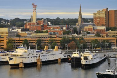 Ferries in New London Harbour