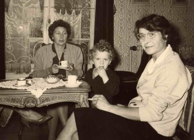 1961 : Mam Hlne et  Marie-Christine