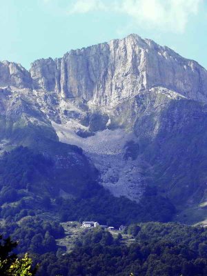 003 L'Aberouat et le pic Oueillarisse versant Sud