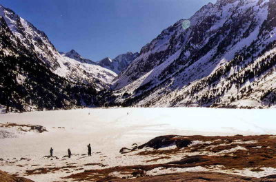 33 Lac et vallée de Gaube en hiver
