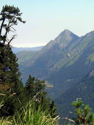 Le Viscos (2141 m) vu du chemin du Pgure