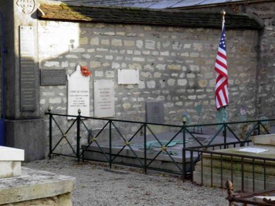 La tombe du marquis de La Fayette et la bannire toile